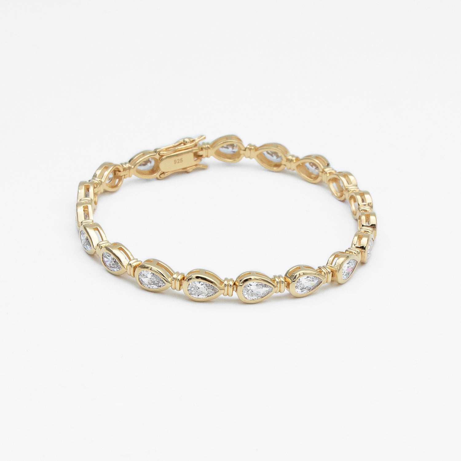 padel bracelet in 18k gold vermeil with Oval stones and pavé padel racket charm.