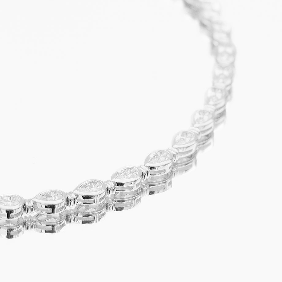 padel bracelet in 925 sterling silver with Oval stones and pavé padel racket charm.