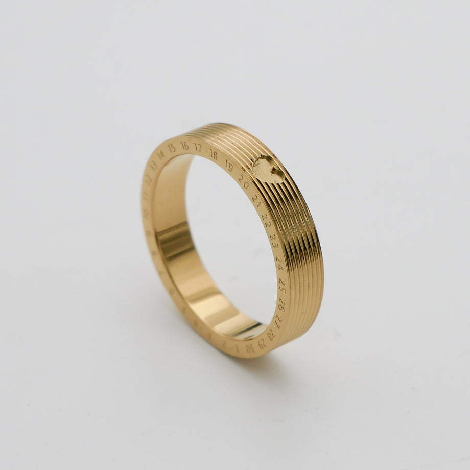 alaina ring in gold prya