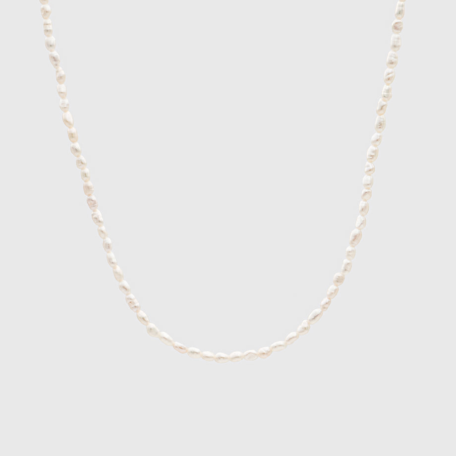 Amelie Dainty Pearl Necklace prya