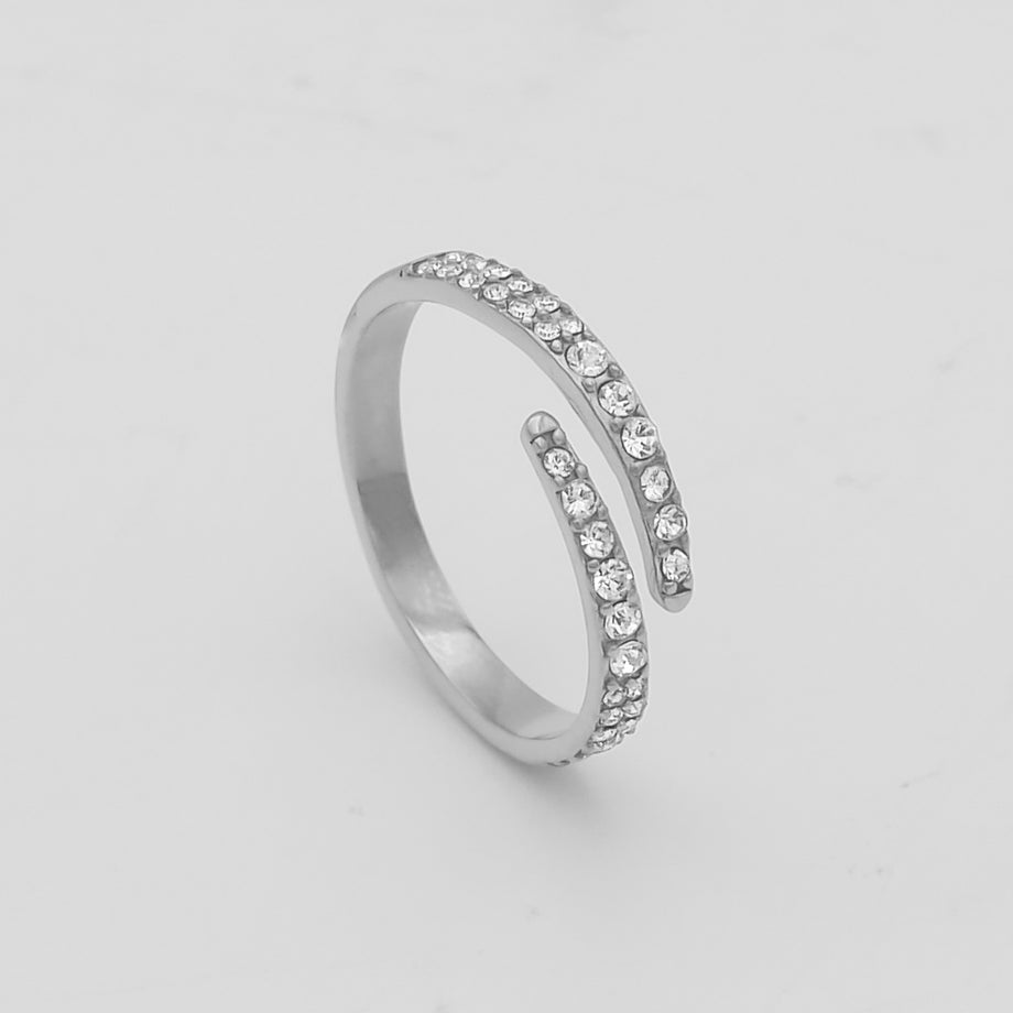 Anika Band Ring