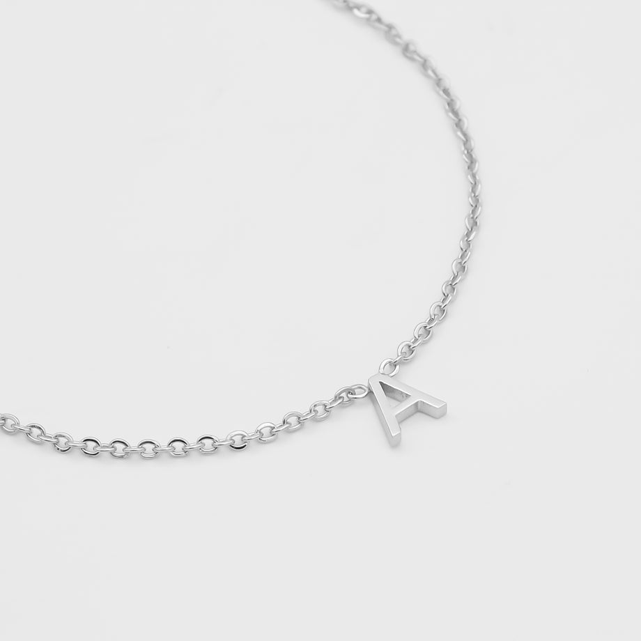 Mini initial necklace in silver