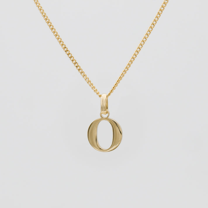 Roman Capital Initial Letter O Necklace in Gold | PRYA 