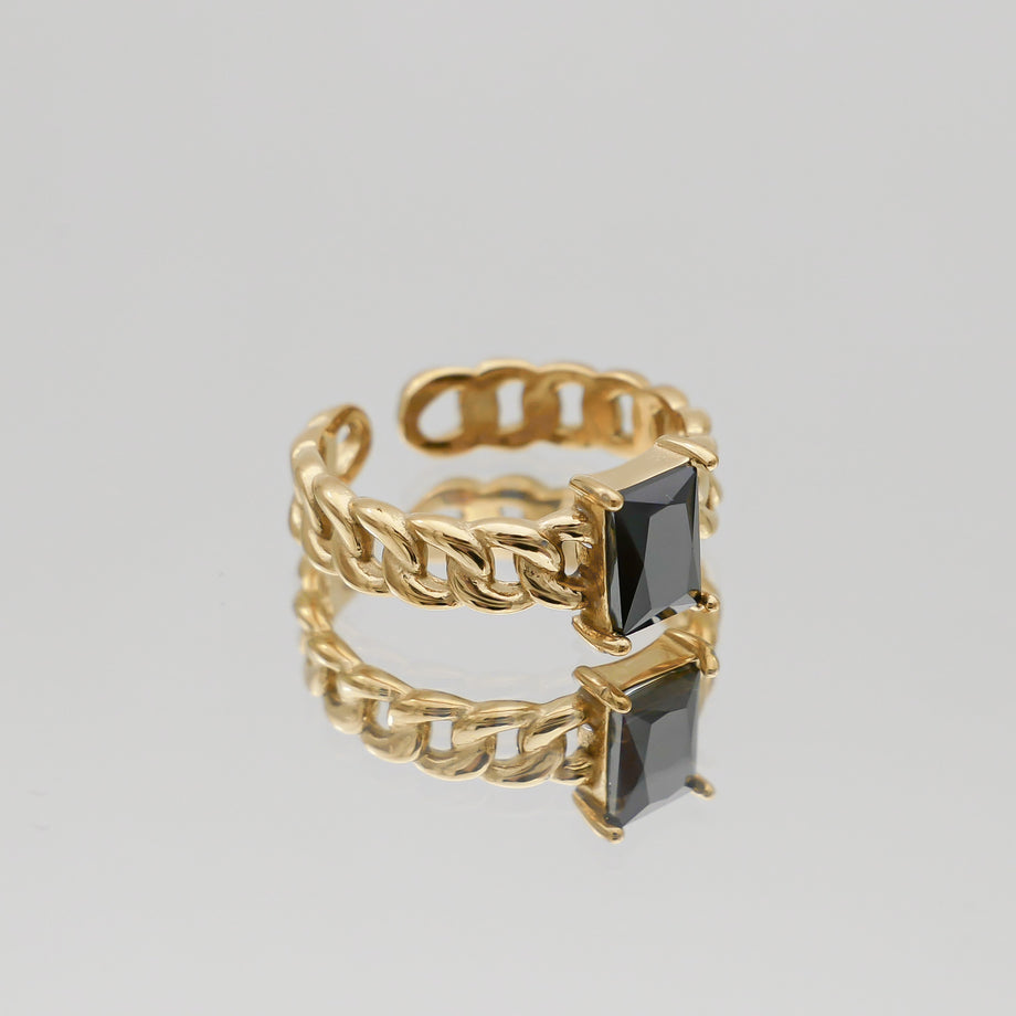 Laria Cuban Ring in onyx