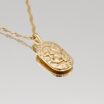 Leo Zodiac Tarot Card Necklace 