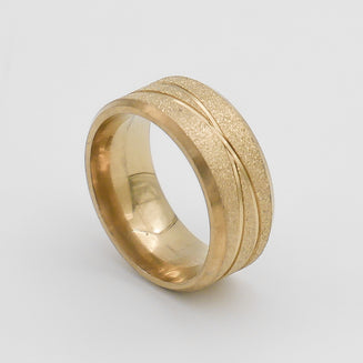 Julia Ring | PRYA