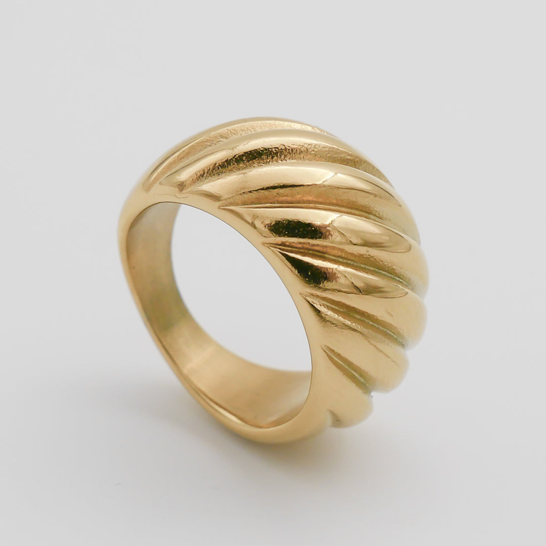 Venus Dome Ring