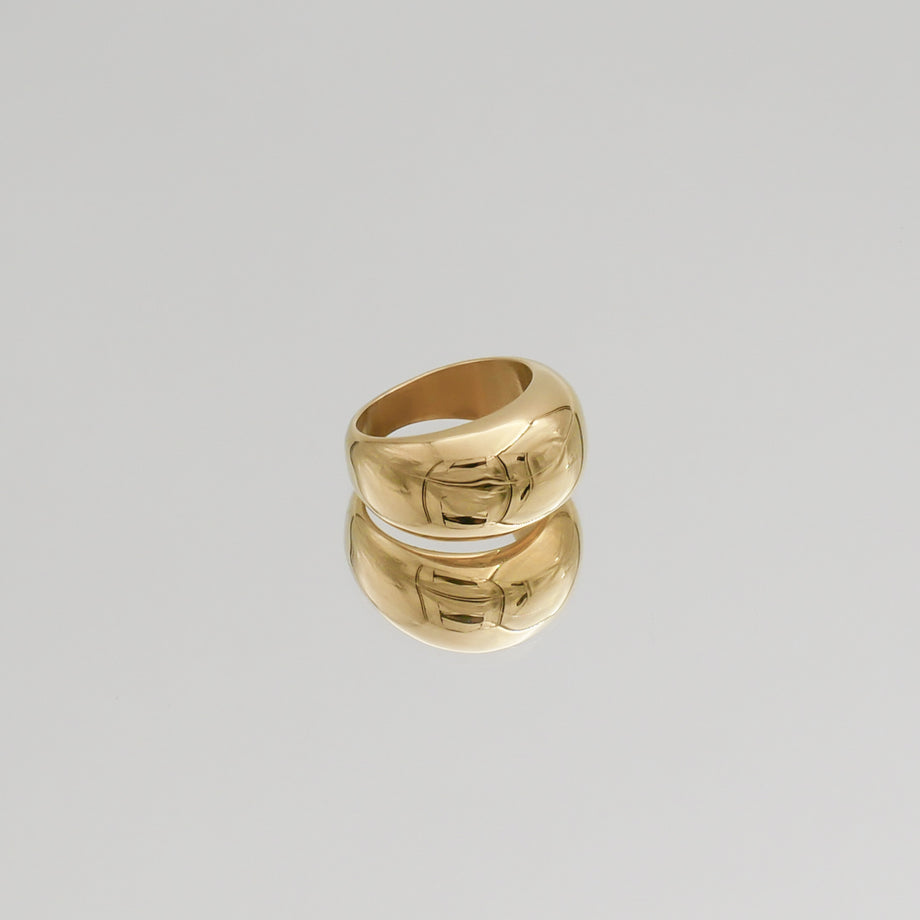 Alexa Dome Ring | Gold | PRYA