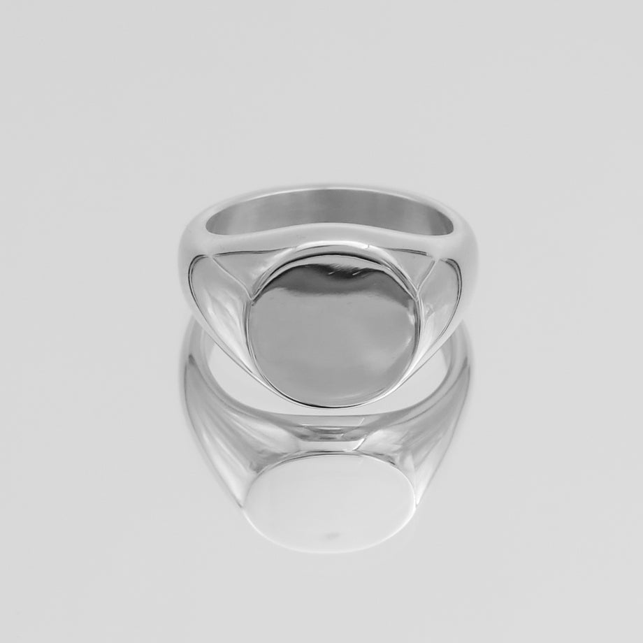 Classic Silver Signet Ring | PRYA