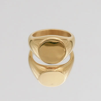 Front view of Classic Gold Signet Ring | PRYA