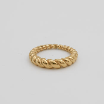 Tia Twisted Ring | PRYA