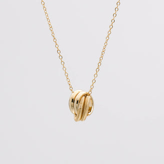 Kacie Contrast Knot Necklace | PRYA