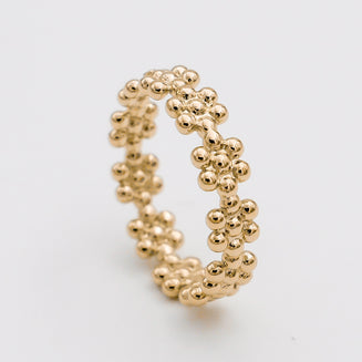 Gold daisy ring