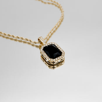 Amelia Onyx Tablet Necklace in gold prya