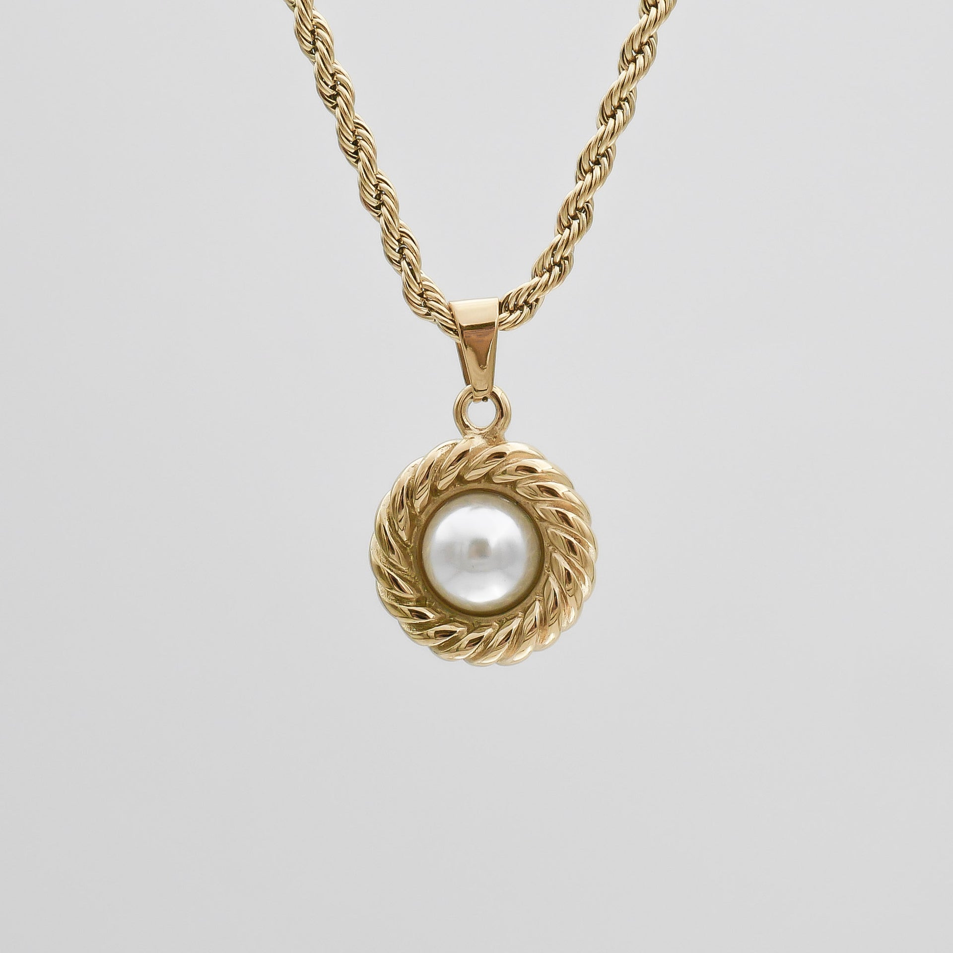 Esme Pearl Round Necklace