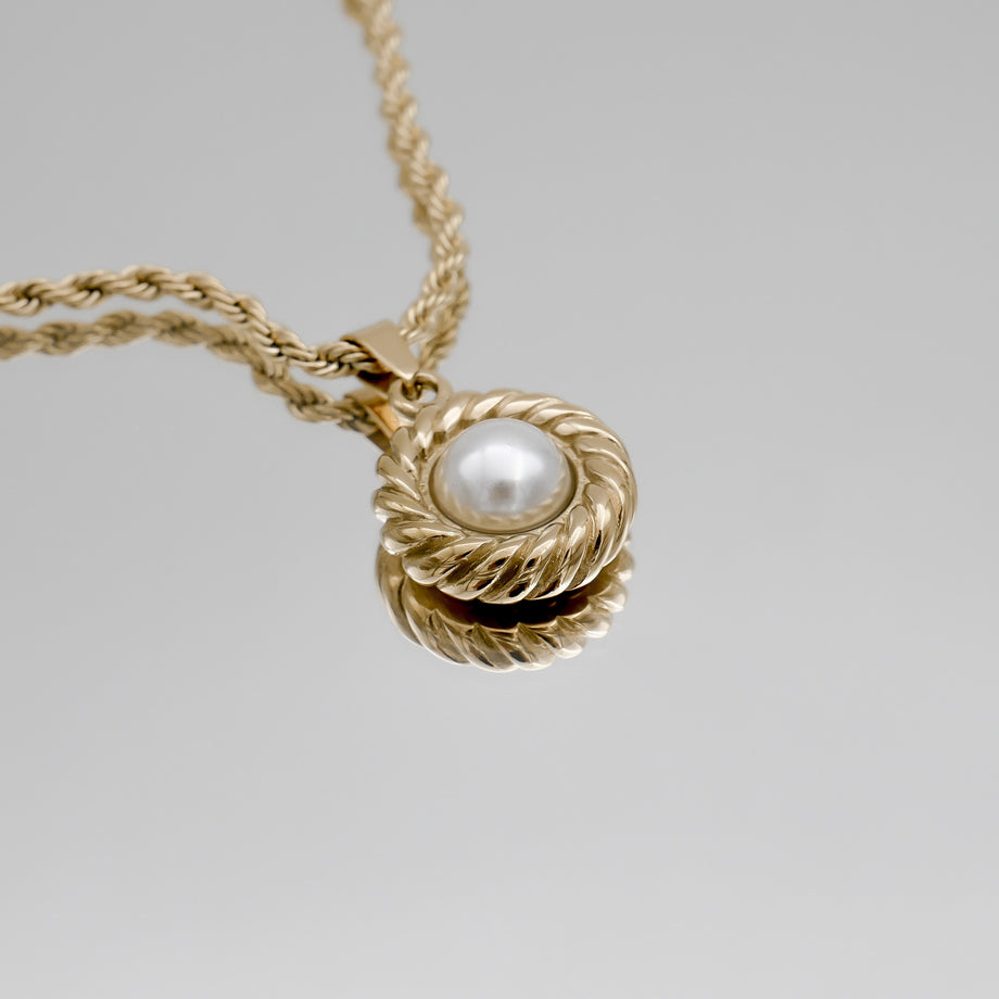 Esme Pearl Round Necklace