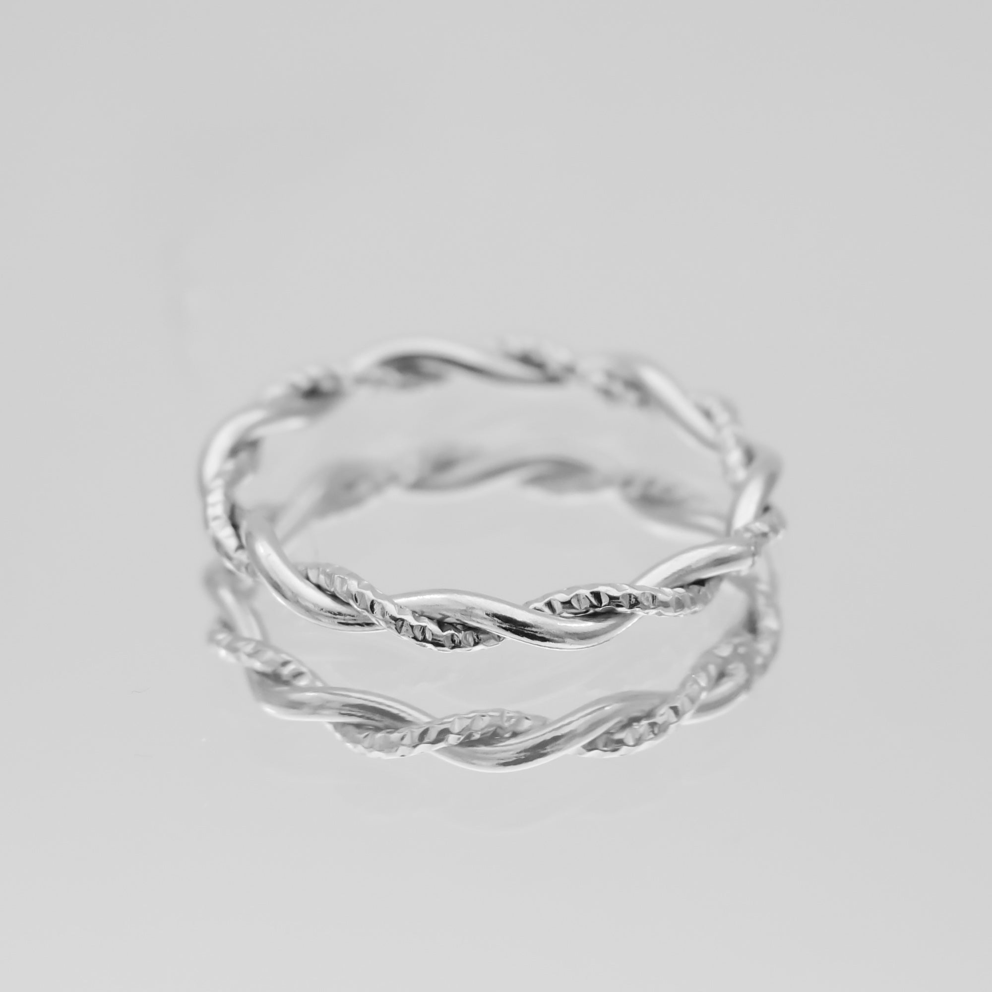 Aicha Twisted Ring