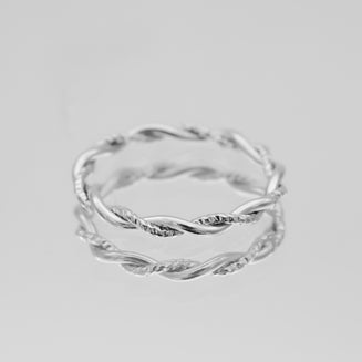 Aicha Twisted Ring in Silver plated PRYA