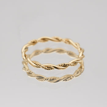 Aicha Twisted Ring in 18K gold plated PRYA