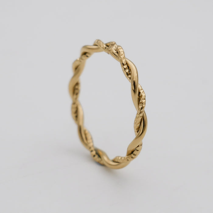 Aicha Twisted Ring in 18K gold plated PRYA