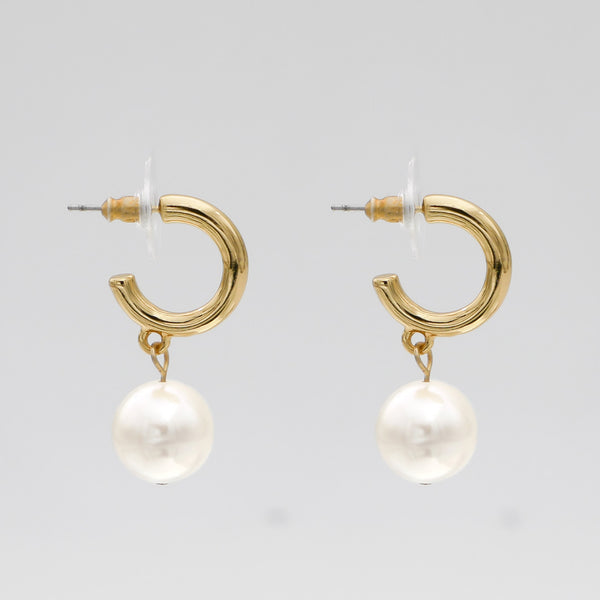 Peri Pearl earrings