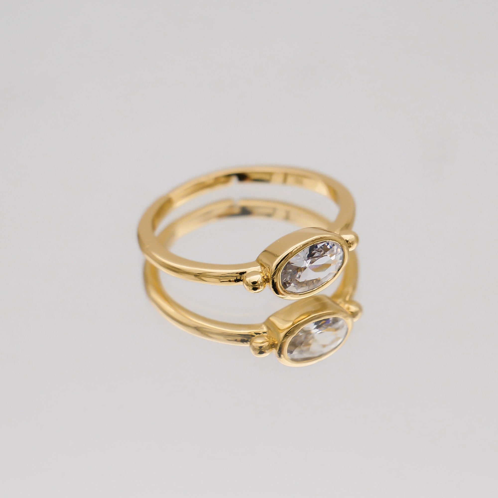 Birthstone ring gold for April