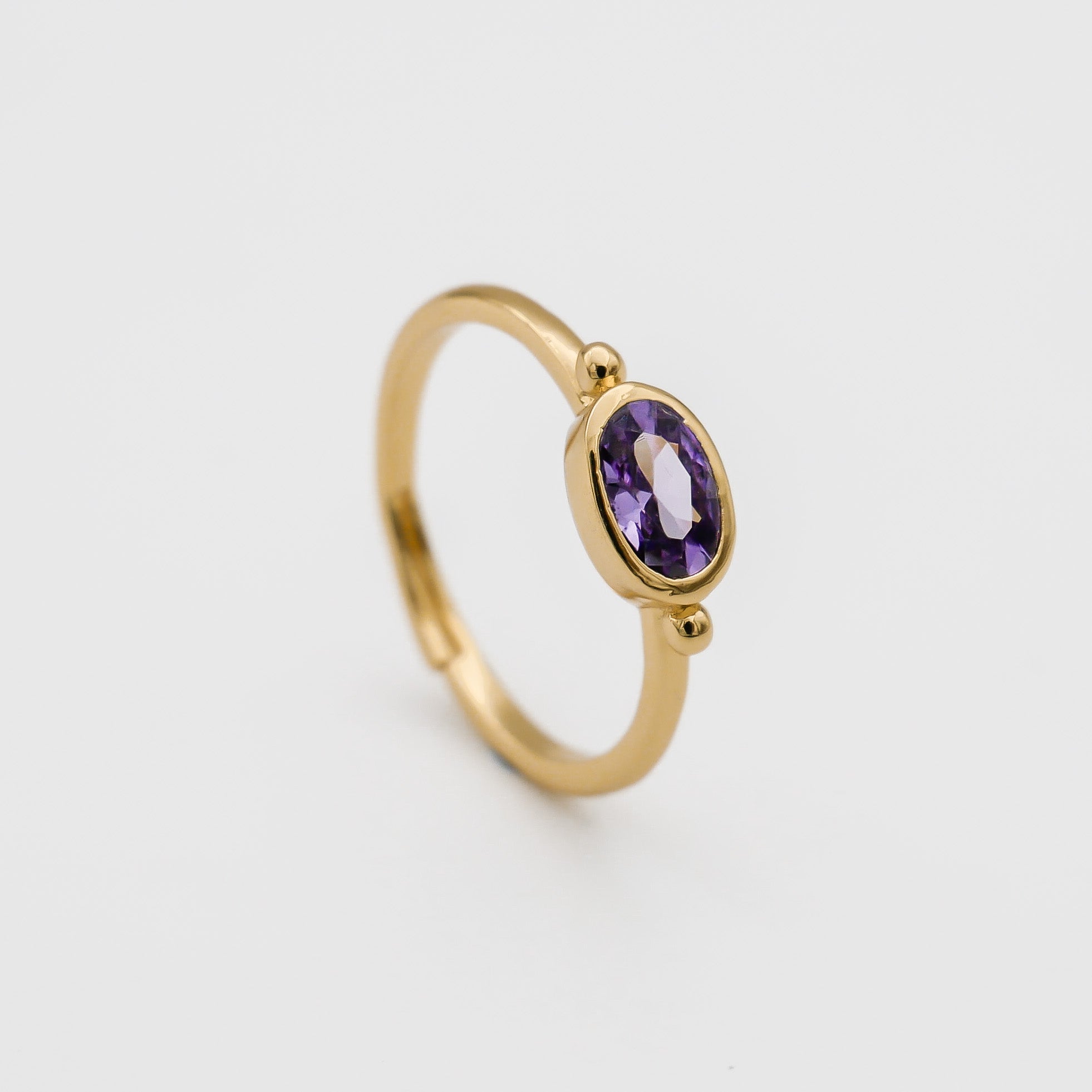 Birthstone ring gold for February with amethyst