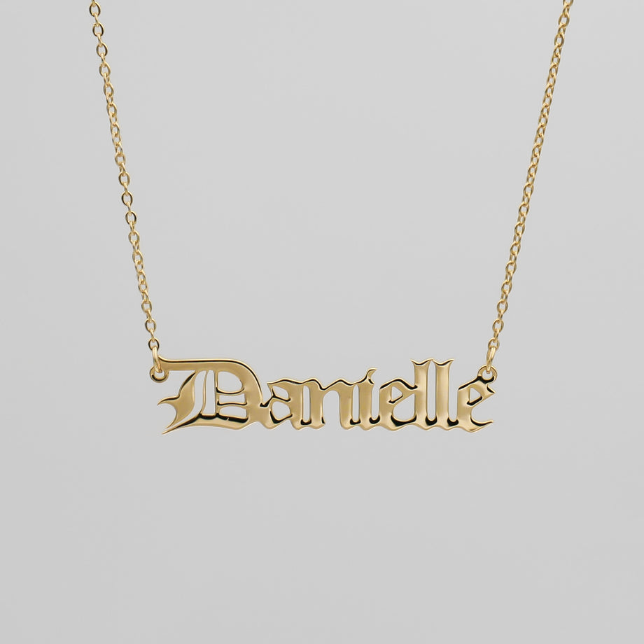 Classic Name Plate Necklace | PRYA