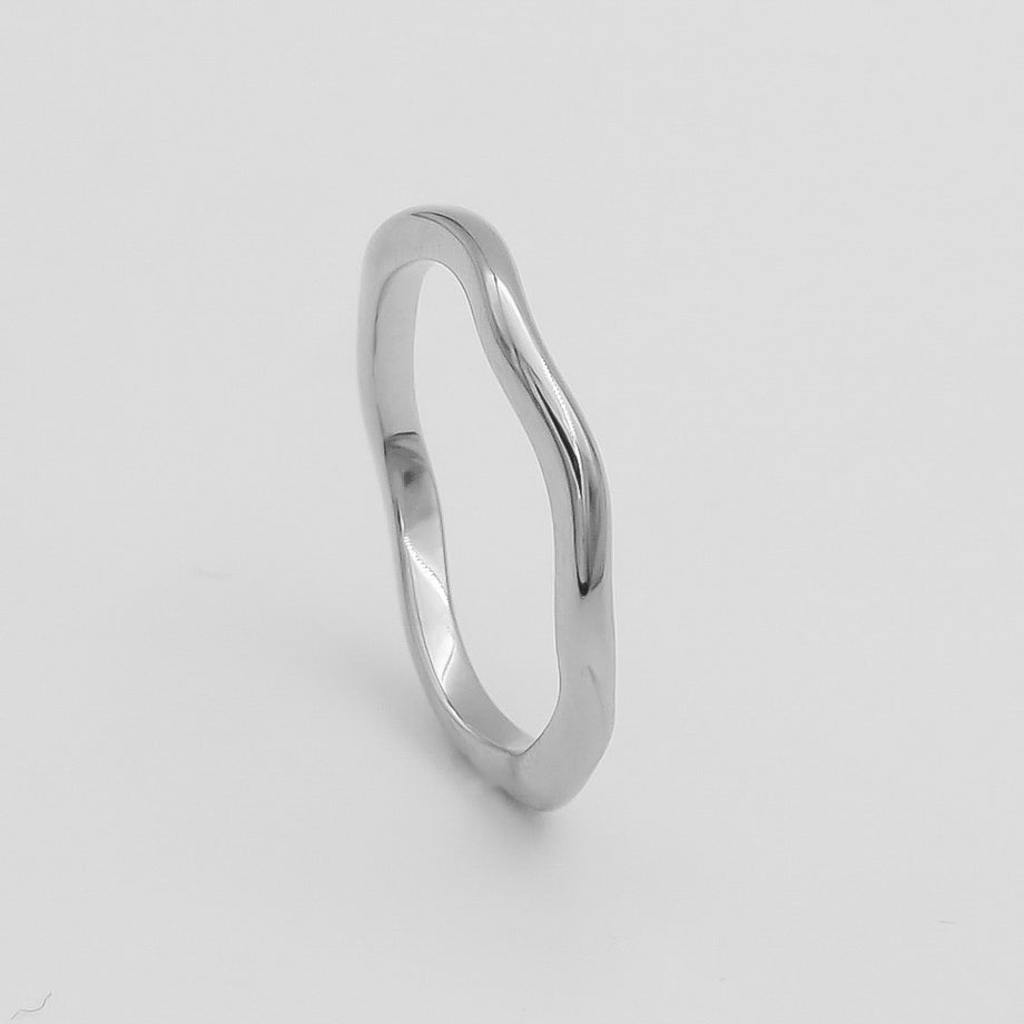 Anaya Curve Squiggle Band Ring in silver plated from prya