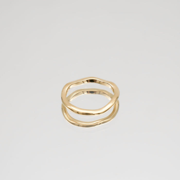 Anaya Curve Squiggle Band Ring in 18k gold plated from prya