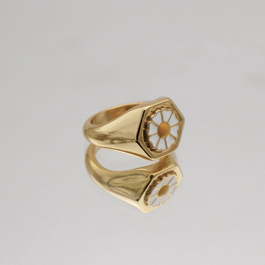 Daisy Signet Ring