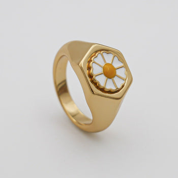 Daisy Signet Ring