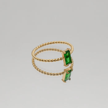 Selin twisted ring in emerald cz