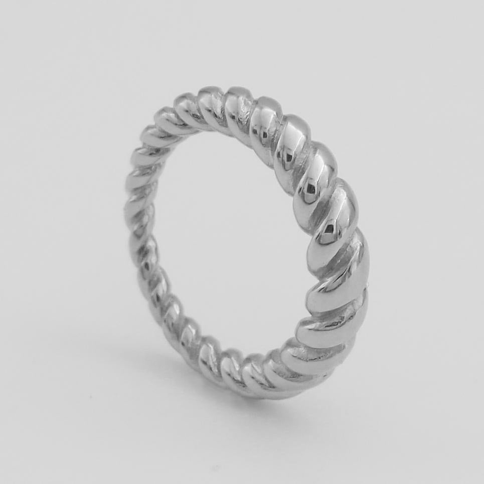 Tia Twisted Ring