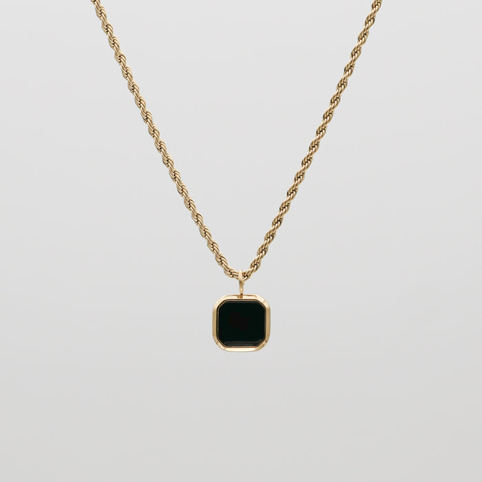 Zola Onyx Pendant Necklace with rope chain and onyx pendant